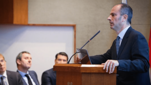 Luigi Amati during a presentation about opportunities for innovation in Europe and the Slovenian market.